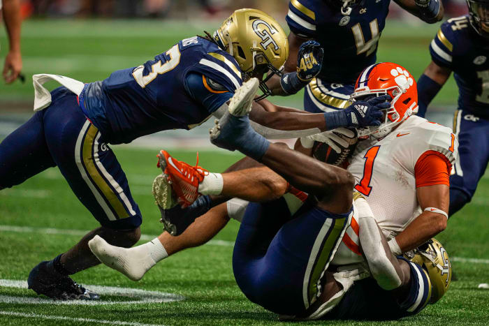 Georgia Tech's defense takes down Clemson running back Will Shipley